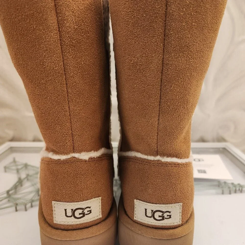 UGG 